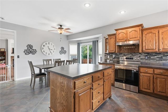 15462 S Hillside Street, Olathe, KS 66062