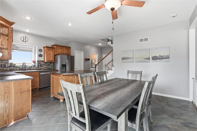 15462 S Hillside Street, Olathe, KS 66062