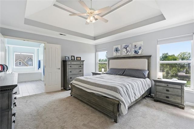 15462 S Hillside Street, Olathe, KS 66062