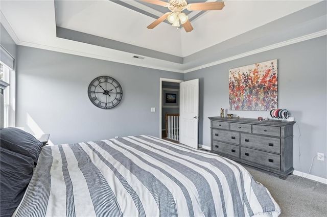 15462 S Hillside Street, Olathe, KS 66062