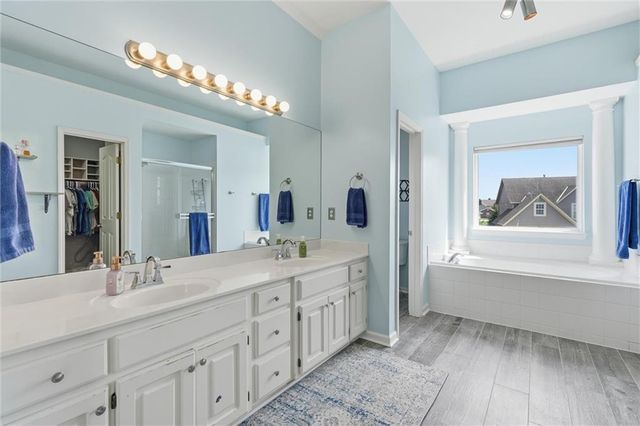 15462 S Hillside Street, Olathe, KS 66062