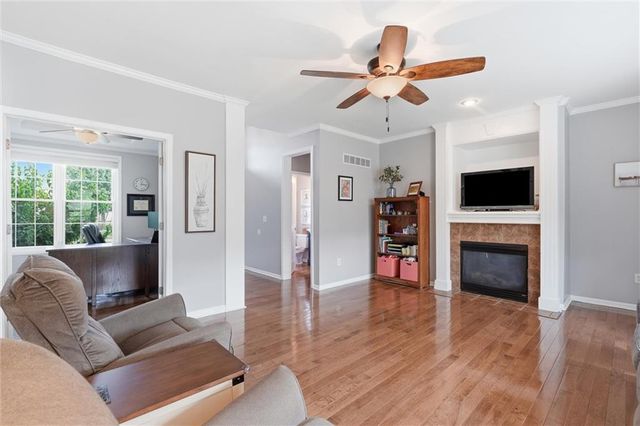 15462 S Hillside Street, Olathe, KS 66062