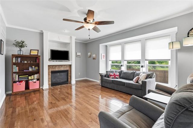 15462 S Hillside Street, Olathe, KS 66062