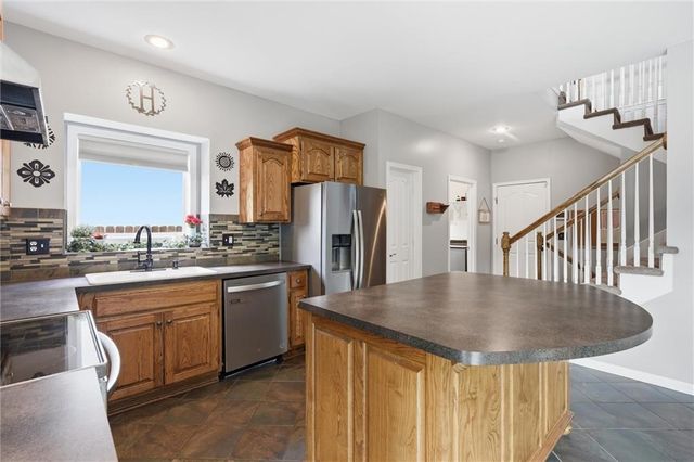 15462 S Hillside Street, Olathe, KS 66062