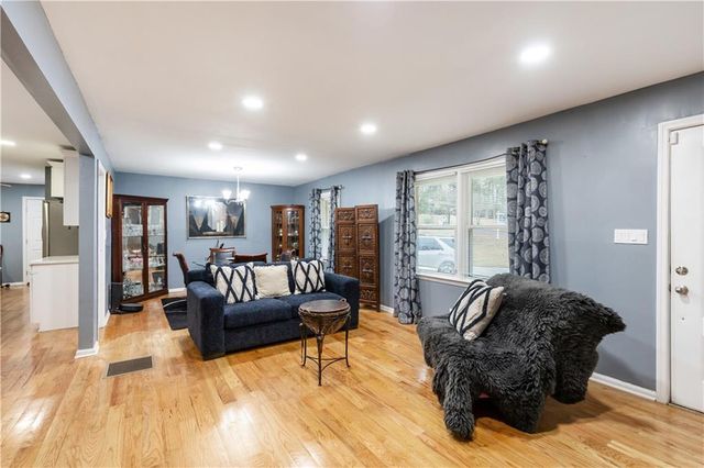 974 Laurelmont SW Drive, Atlanta, GA 30311