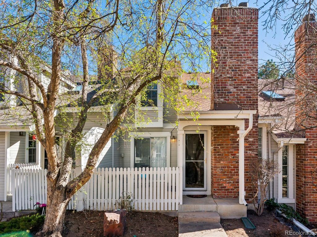 2885 W Long Circle B, Littleton, CO 80120