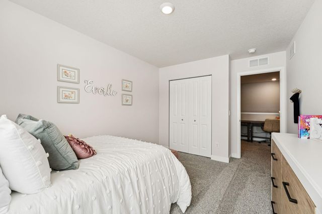 1908 Highview Terrace, Shakopee, MN 55379