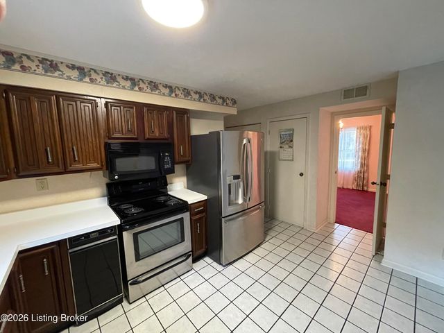 1022 Greenbriar Rd, Lawrenceburg, KY 40342