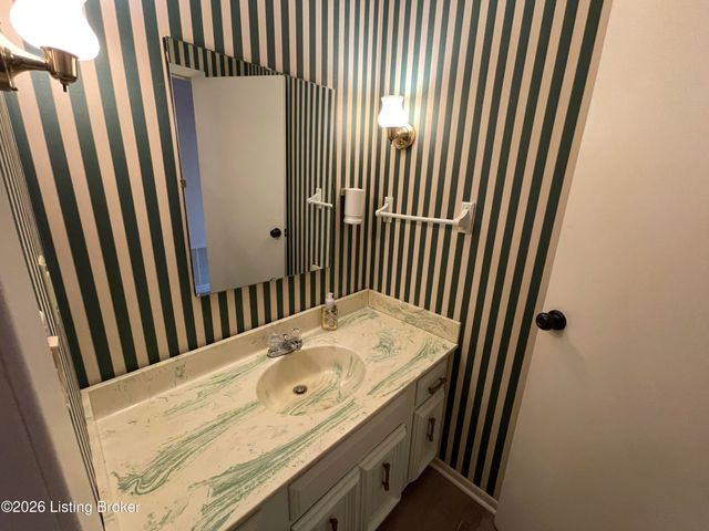 1022 Greenbriar Rd, Lawrenceburg, KY 40342