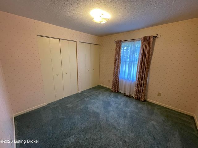 1022 Greenbriar Rd, Lawrenceburg, KY 40342