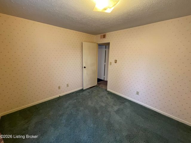 1022 Greenbriar Rd, Lawrenceburg, KY 40342