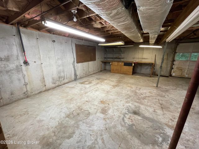 1022 Greenbriar Rd, Lawrenceburg, KY 40342