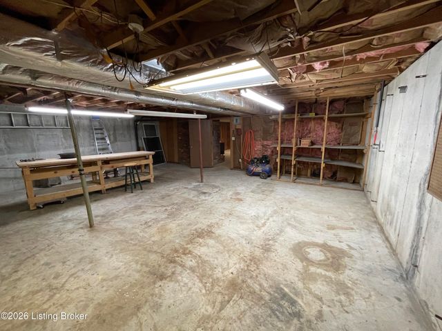 1022 Greenbriar Rd, Lawrenceburg, KY 40342