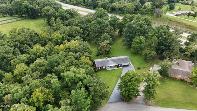 1022 Greenbriar Rd, Lawrenceburg, KY 40342