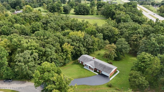 1022 Greenbriar Rd, Lawrenceburg, KY 40342