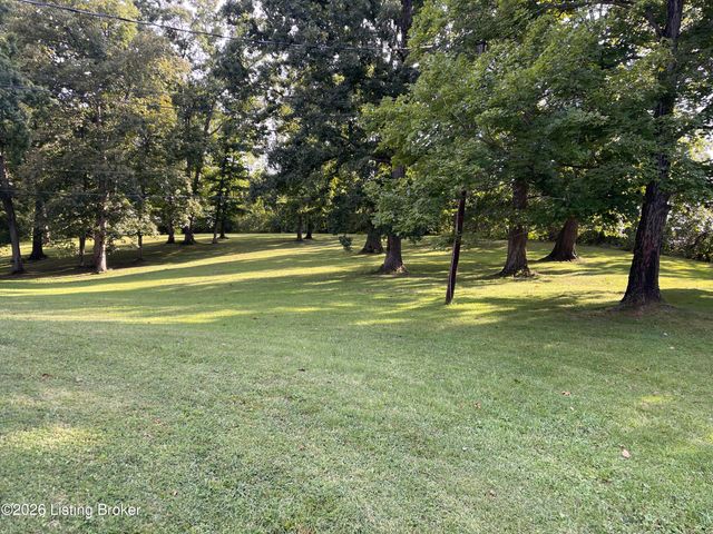 1022 Greenbriar Rd, Lawrenceburg, KY 40342