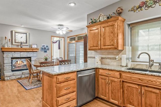240 SW Winterpark Circle, Lee's Summit, MO 64081