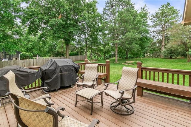 240 SW Winterpark Circle, Lee's Summit, MO 64081