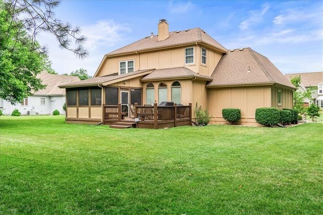 240 SW Winterpark Circle, Lee's Summit, MO 64081