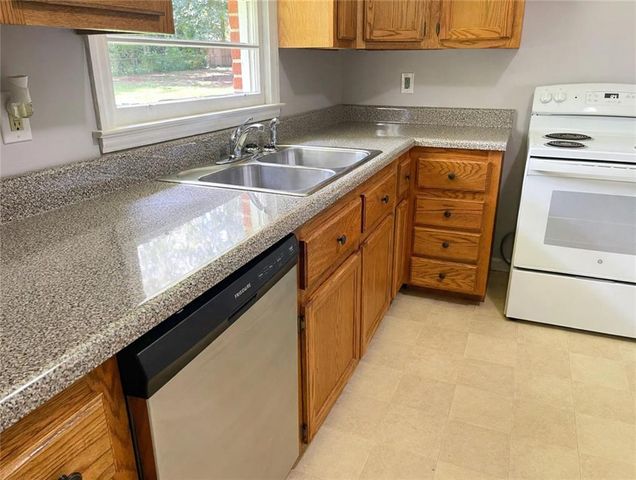 69 Rooney Road SW, Rome, GA 30165
