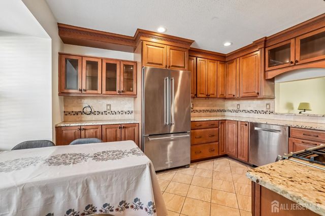 293 Bromley Place, East Brunswick, NJ 08816