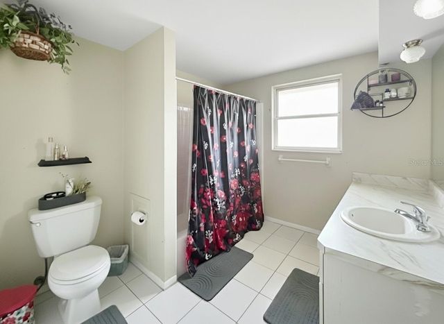 122 ALGIERS DRIVE, Venice, FL 34293