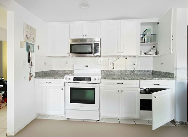 122 ALGIERS DRIVE, Venice, FL 34293