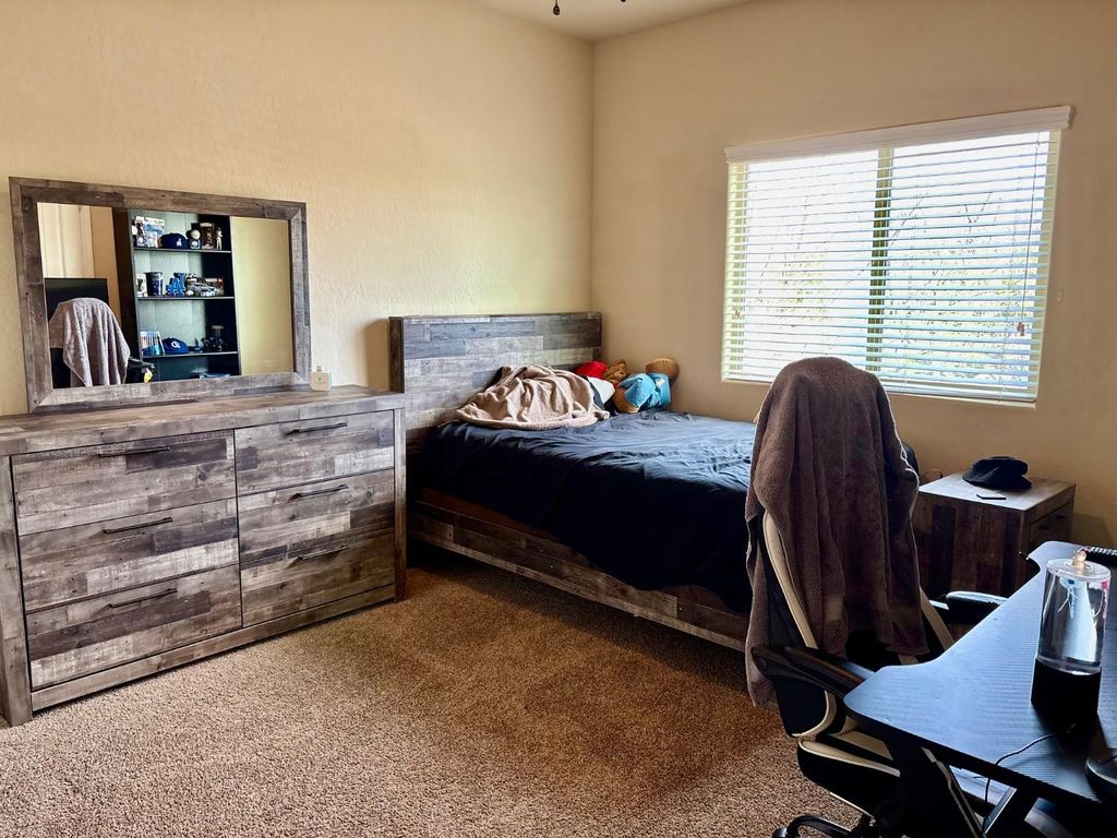 Image 8 of property listing at 2220 N Shady Street, Visalia, CA 93291