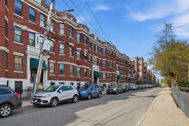 311 Allston St 6, Boston, MA 02135