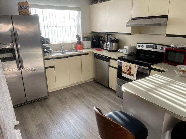 13539 SW 62nd St 131, Miami, FL 33183