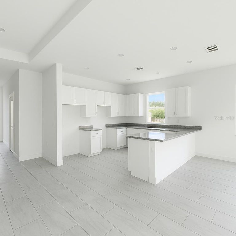 Image 4 of property listing at 162 JADE STREET, Rotonda West, FL 33947