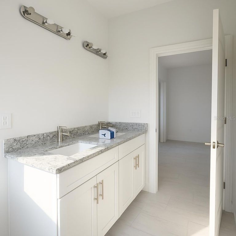 Image 8 of property listing at 162 JADE STREET, Rotonda West, FL 33947