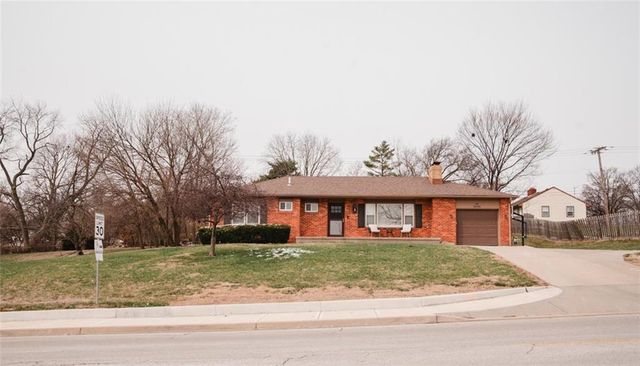 8308 N Troost Avenue, Kansas City, MO 64155