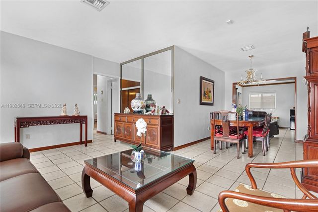 4660 W 9th Ave, Hialeah, FL 33012