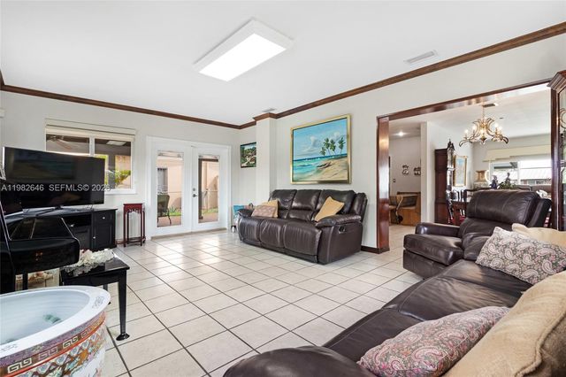 4660 W 9th Ave, Hialeah, FL 33012