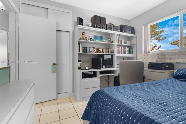 4660 W 9th Ave, Hialeah, FL 33012