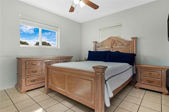 4660 W 9th Ave, Hialeah, FL 33012