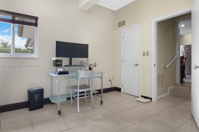 4660 W 9th Ave, Hialeah, FL 33012