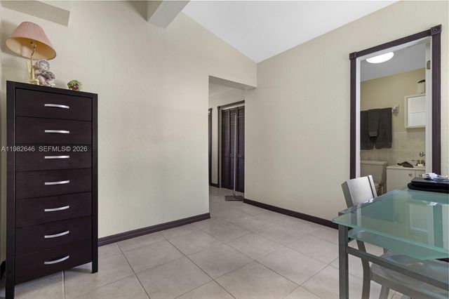 4660 W 9th Ave, Hialeah, FL 33012