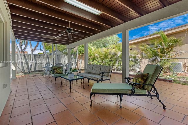 4660 W 9th Ave, Hialeah, FL 33012