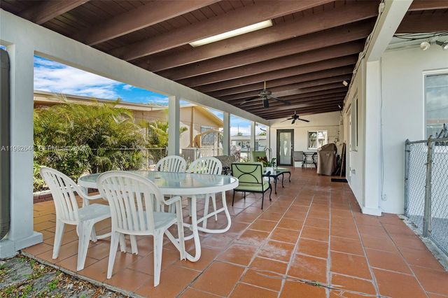 4660 W 9th Ave, Hialeah, FL 33012