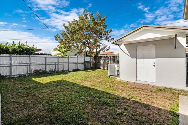 4660 W 9th Ave, Hialeah, FL 33012