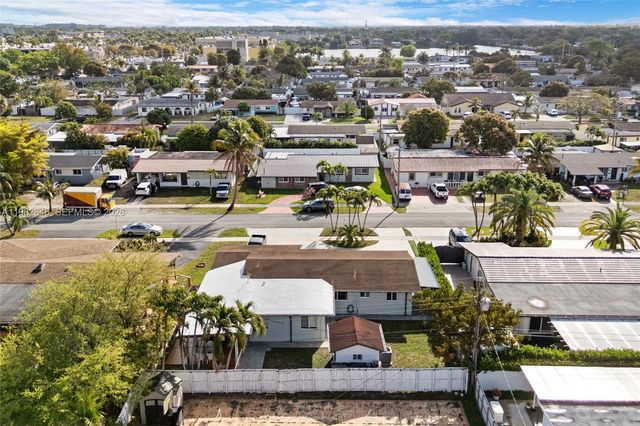 4660 W 9th Ave, Hialeah, FL 33012