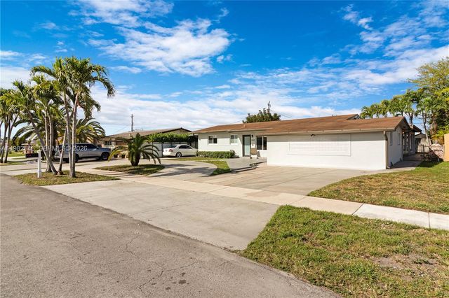 4660 W 9th Ave, Hialeah, FL 33012