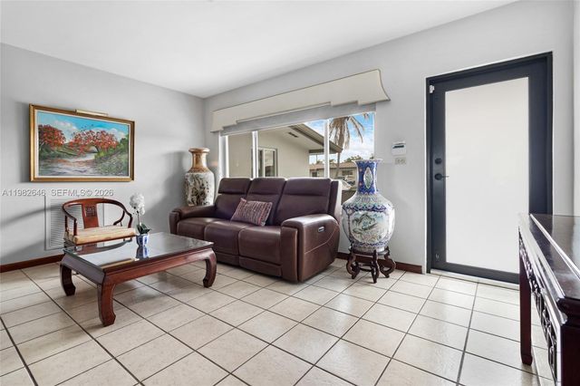 4660 W 9th Ave, Hialeah, FL 33012