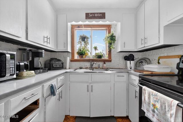 3921 Route 20, Schodack, NY 12123