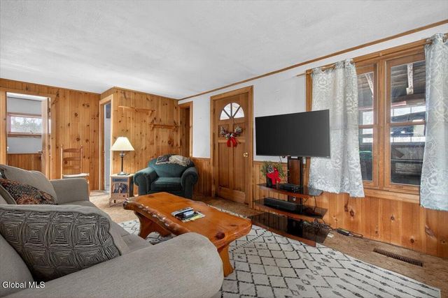 3921 Route 20, Schodack, NY 12123