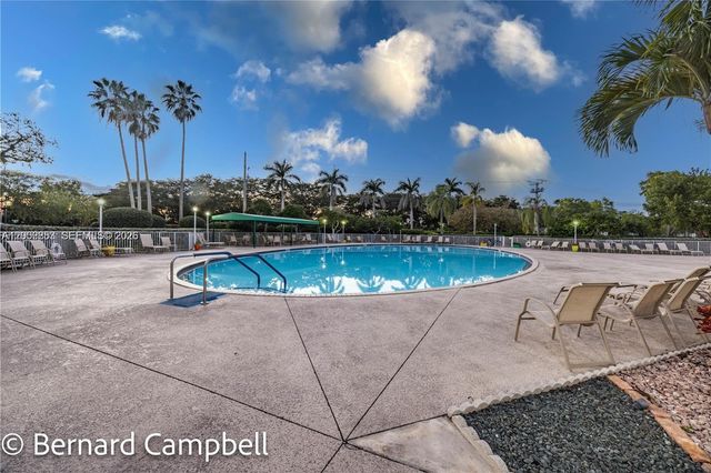 7264 S Devon Dr 112, Tamarac, FL 33321