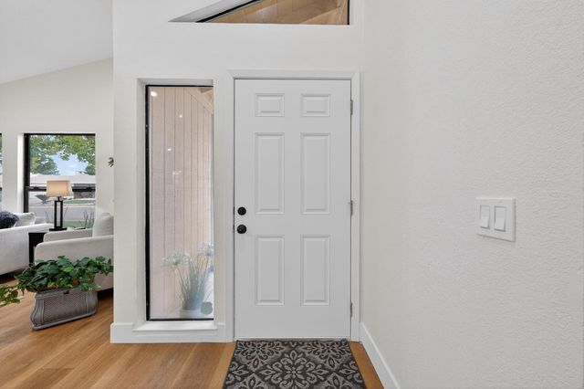 7717 VALLEY WOOD Dr, Sacramento, CA 95828