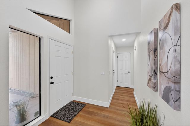 7717 VALLEY WOOD Dr, Sacramento, CA 95828